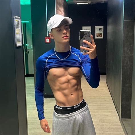 Romeo Twi (@romeo.